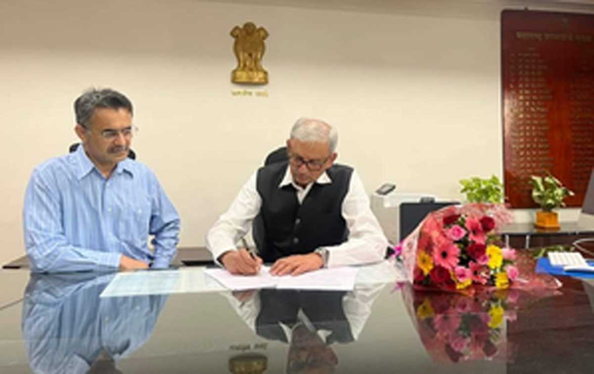 महाराष्ट्र : नितिन करीर बने महाराष्ट्र के नए मुख्य सचिव, विवेक फणसलकर प्रभारी डीजीपी नियुक्त